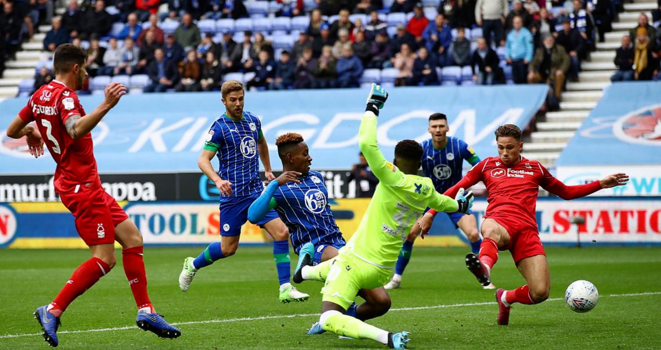 爱游戏官方入口集结日阿斯顿维拉调整名单以备欧联迈阿密热火临场应变备战德甲，集结日广厦男篮备战CBA常规赛直接炸裂的简单介绍